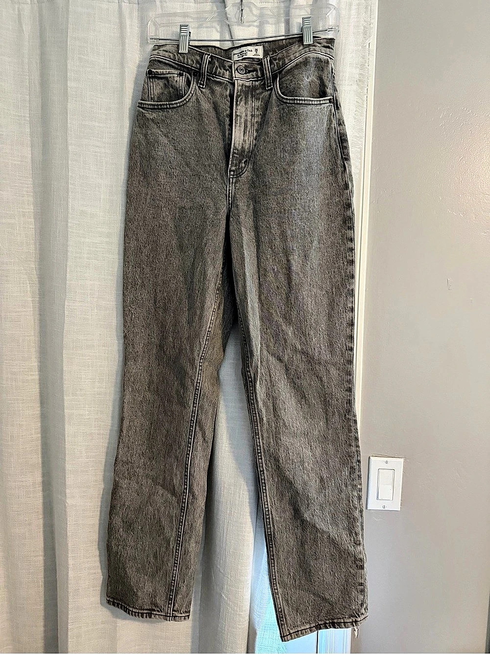 Abercrombie & Fitch Curve Love 90s Straight Ultra High Rise Straight Leg Jeans